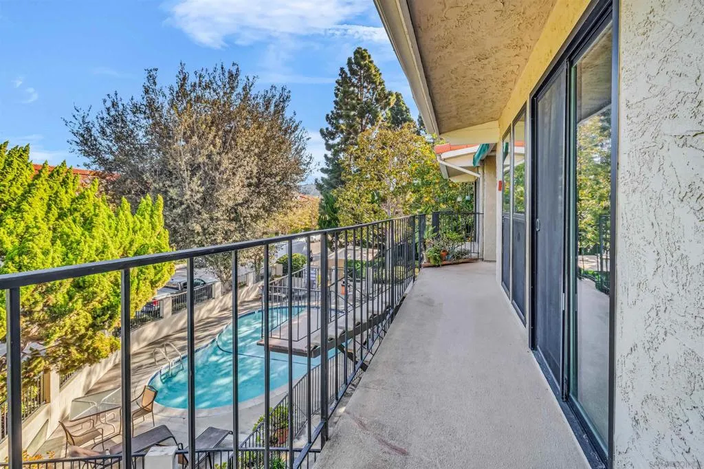 2507 Navarra Dr 202, Carlsbad, California 92009 home-pic-26